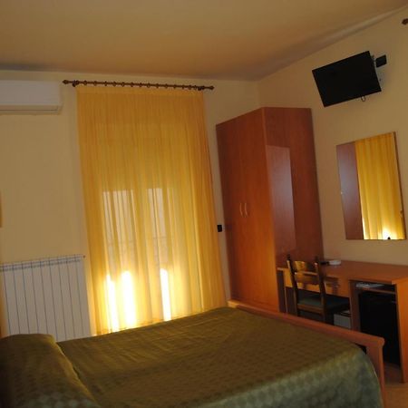 B&B Atlantide Cagnano Varano Eksteriør billede